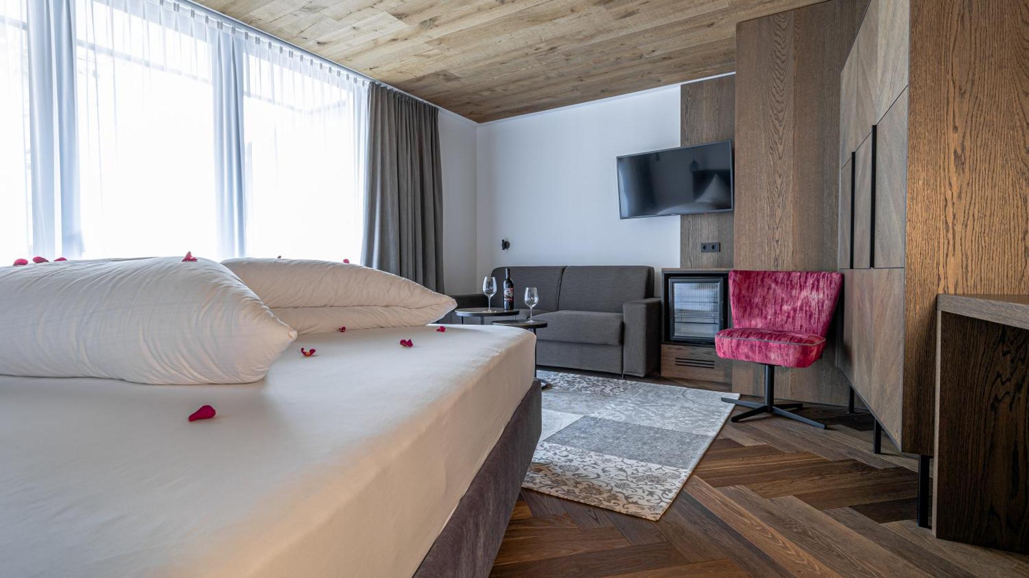 Hotel Alpina อิสชเกิล ภายนอก รูปภาพ