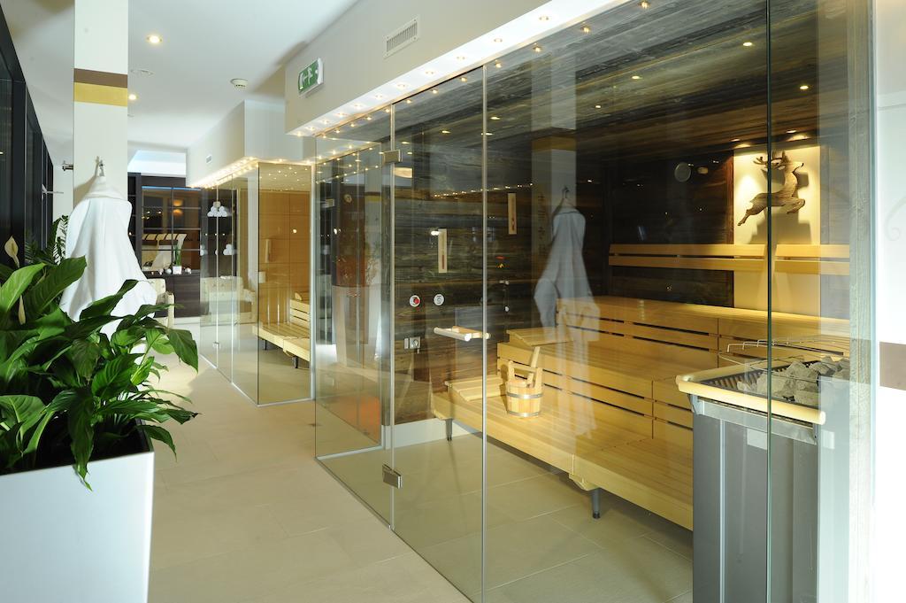 Hotel Alpina อิสชเกิล ภายนอก รูปภาพ