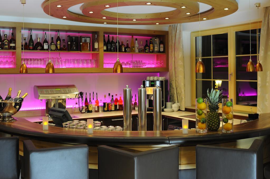 Hotel Alpina อิสชเกิล ภายนอก รูปภาพ